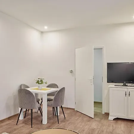 Nice And Cozy Apartment Right At Tv Tower Prague Exterior photo